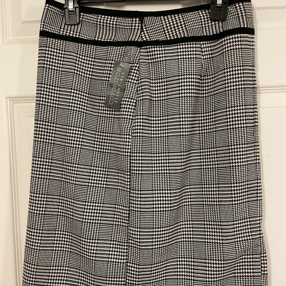 NEW Plaid/Houndstooth Pencil Skirt. Size 6.